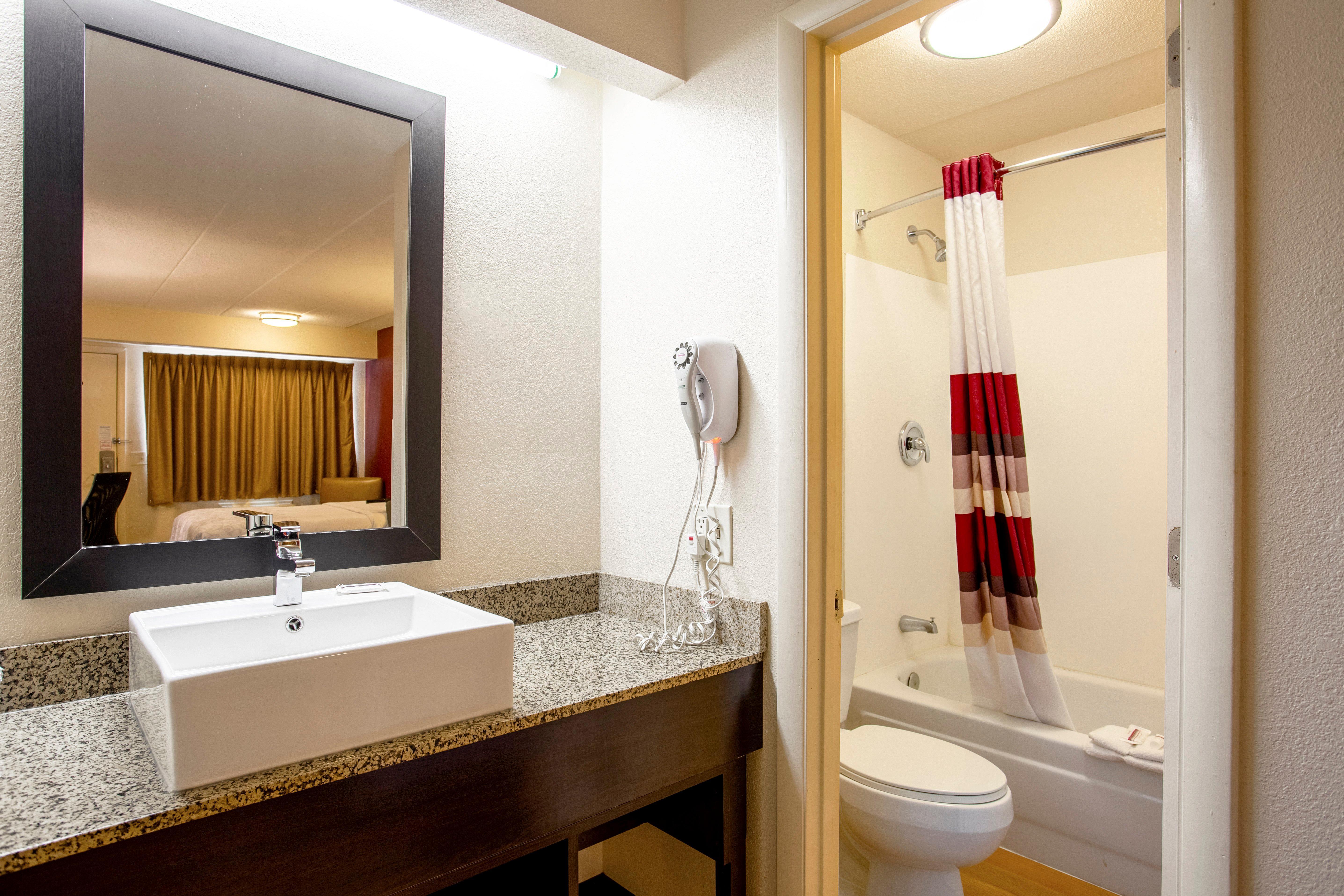 Red Roof Inn Plus+ West Springfield Ngoại thất bức ảnh