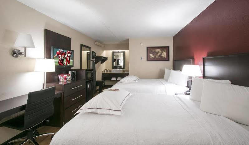 Red Roof Inn Plus+ West Springfield Ngoại thất bức ảnh